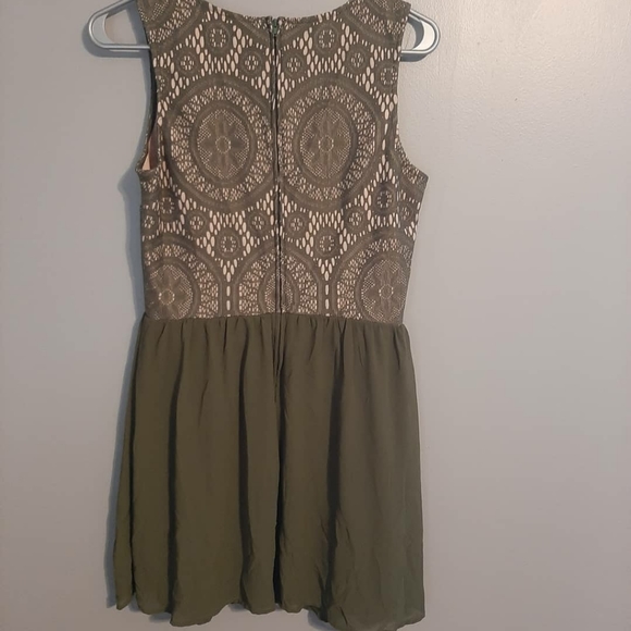 Dress - Picture 2 of 2